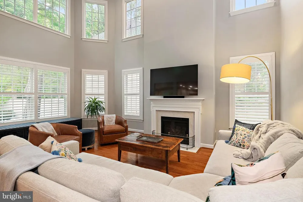 732 Pearson Point Pl, Annapolis, MD 21401
