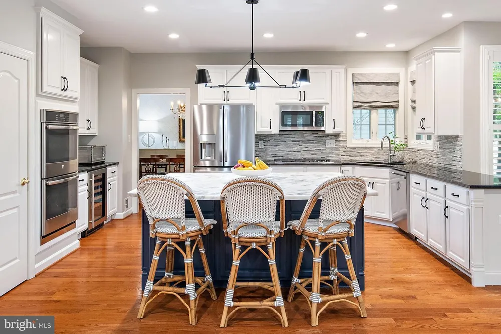 732 Pearson Point Pl, Annapolis, MD 21401