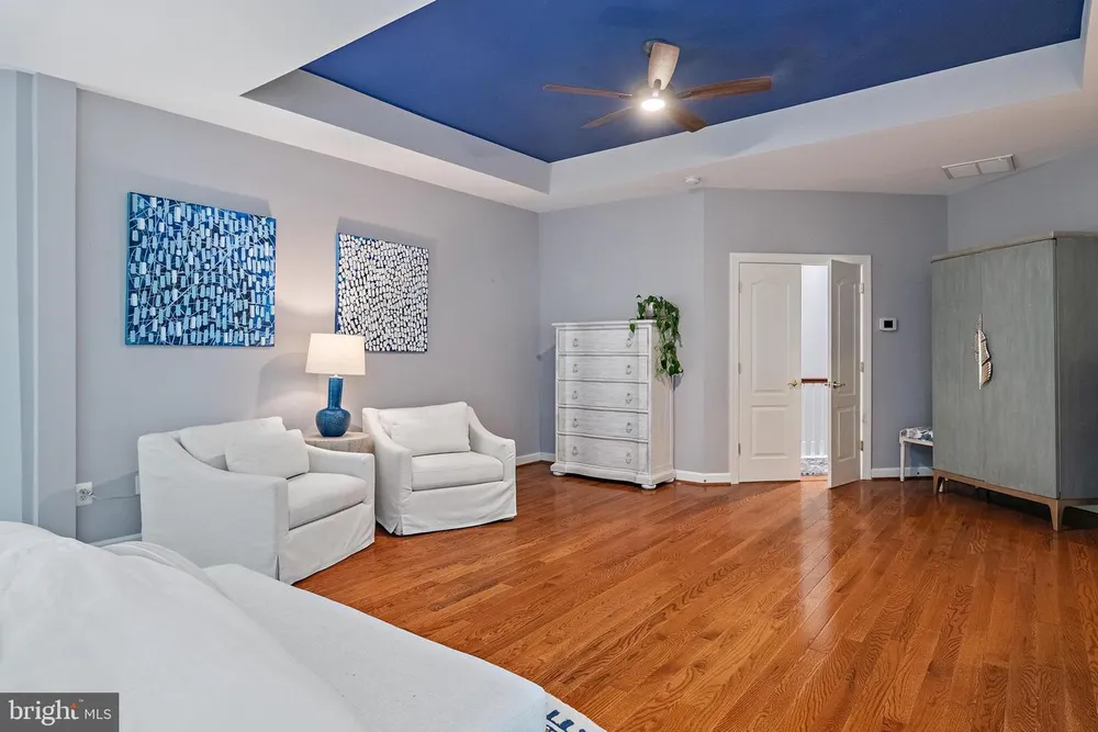 732 Pearson Point Pl, Annapolis, MD 21401