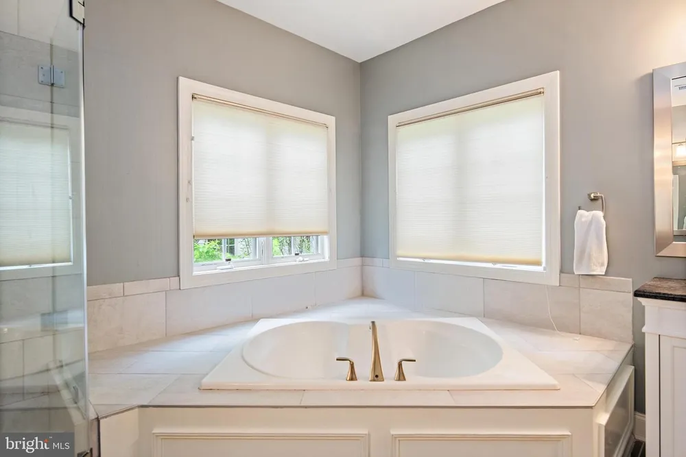 732 Pearson Point Pl, Annapolis, MD 21401