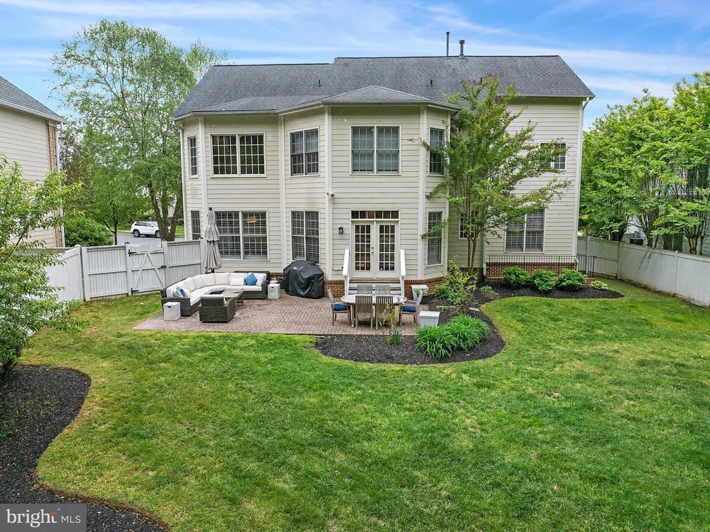 732 Pearson Point Pl, Annapolis, MD 21401