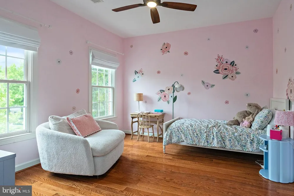 732 Pearson Point Pl, Annapolis, MD 21401