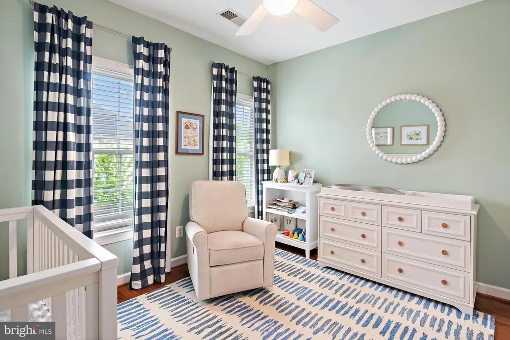 732 Pearson Point Pl, Annapolis, MD 21401