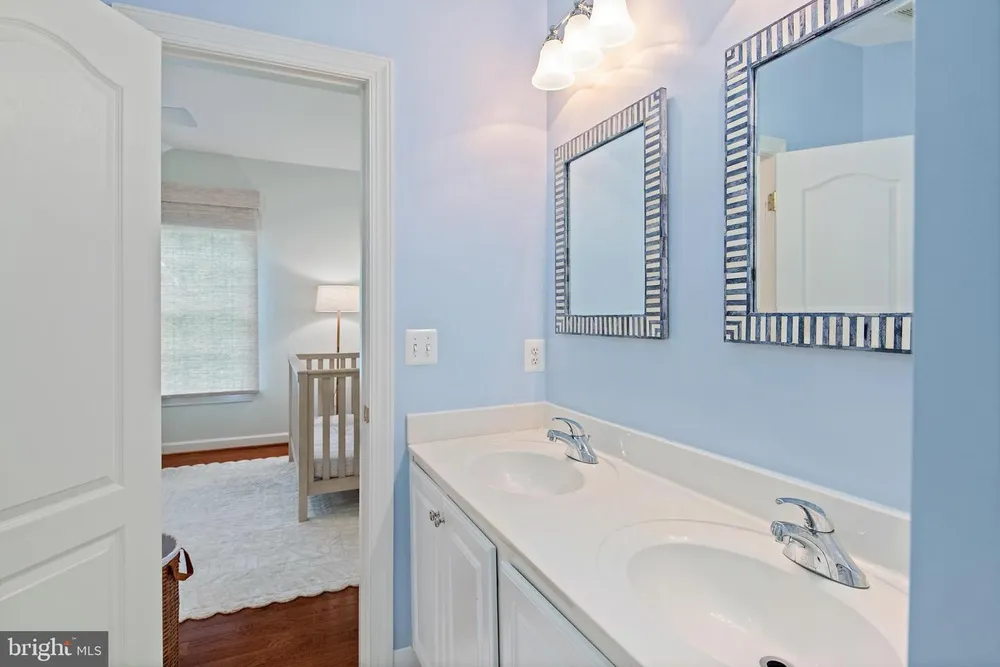 732 Pearson Point Pl, Annapolis, MD 21401