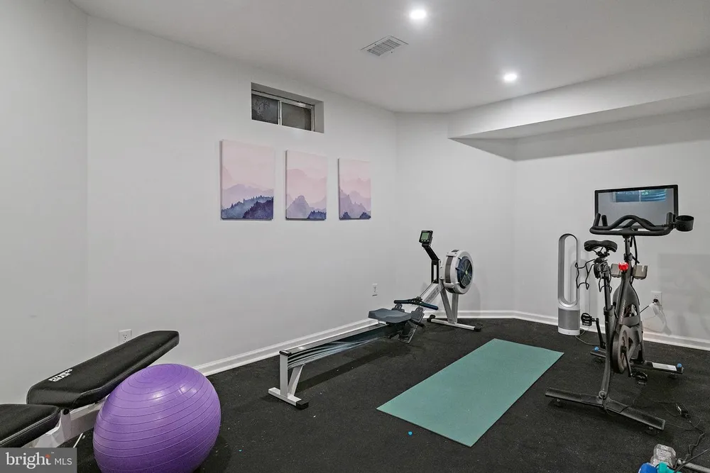 732 Pearson Point Pl, Annapolis, MD 21401