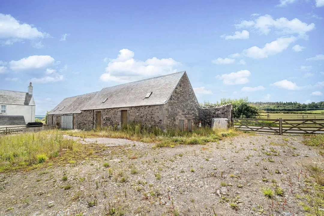 https://mr0.homeflow-assets.co.uk/files/photo/image/47203/6074/_x_/Sharplaw-Road13.jpg
