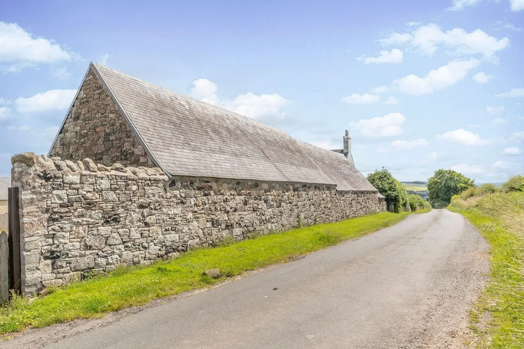 https://mr0.homeflow-assets.co.uk/files/photo/image/47203/6075/_x_/Sharplaw-Road28.jpg