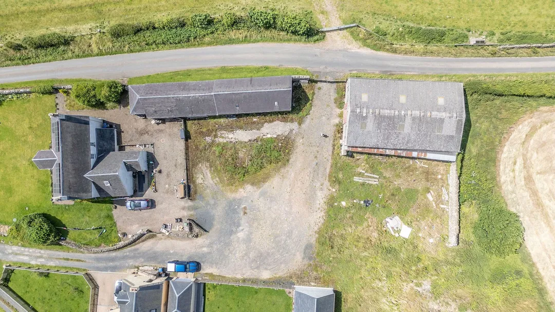 https://mr0.homeflow-assets.co.uk/files/photo/image/47203/6077/_x_/SharplawRoad-Drone16.jpg