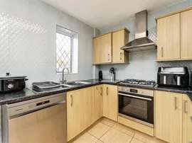 Walton Road, Upton, Pontefract thumb 2