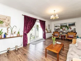 Cobblers Lane, PONTEFRACT thumb 3