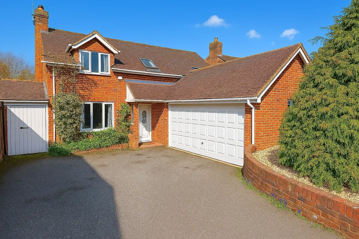 Dairy Close, Corfe Mullen, Wimborne, Dorset, BH21