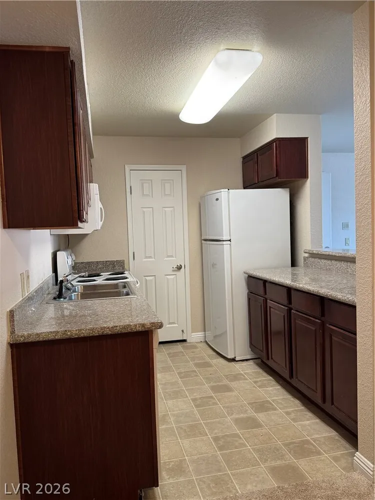 2606 S Durango Dr, Las Vegas, NV 89117