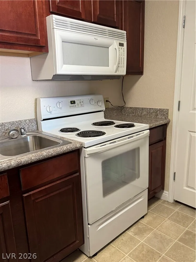 2606 S Durango Dr, Las Vegas, NV 89117