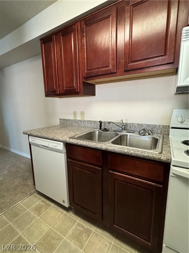 2606 S Durango Dr, Las Vegas, NV 89117