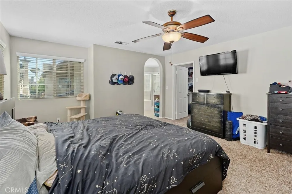 814 Pyramid Ct, Corona, CA 92880