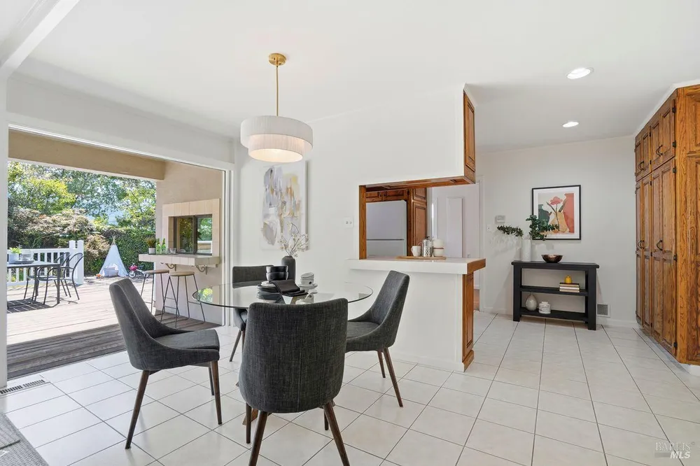 2 Via la Cumbre, Greenbrae, CA 94904