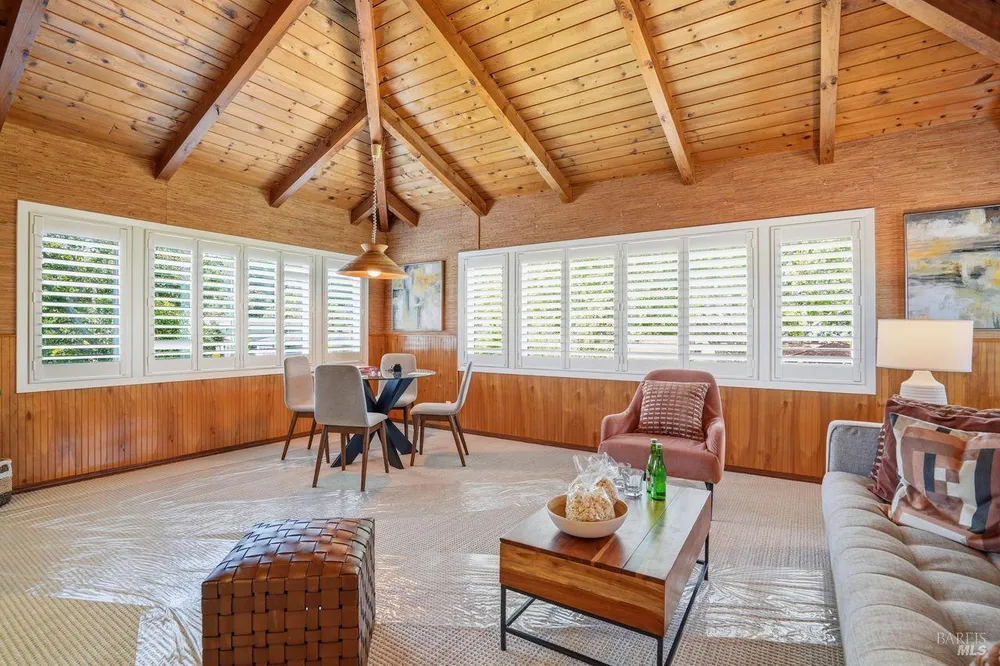 2 Via la Cumbre, Greenbrae, CA 94904