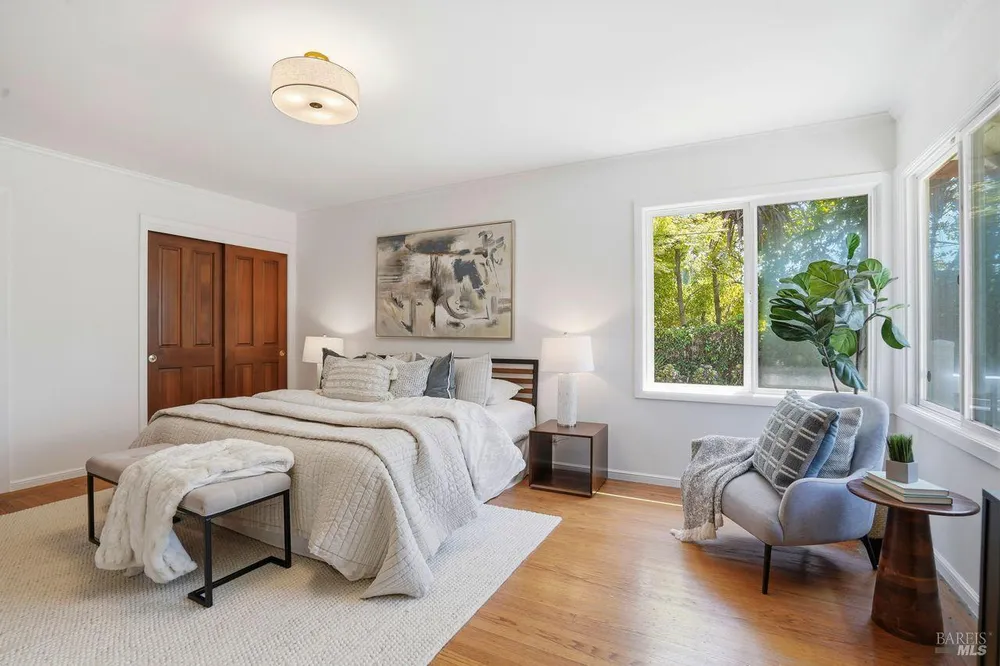 2 Via la Cumbre, Greenbrae, CA 94904