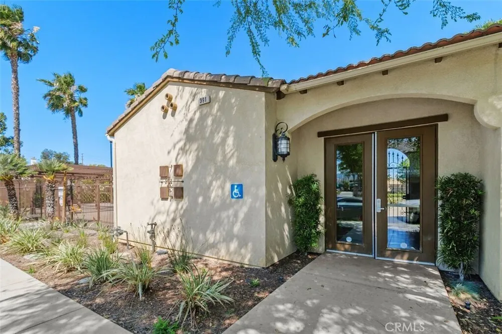 814 Pyramid Ct, Corona, CA 92880