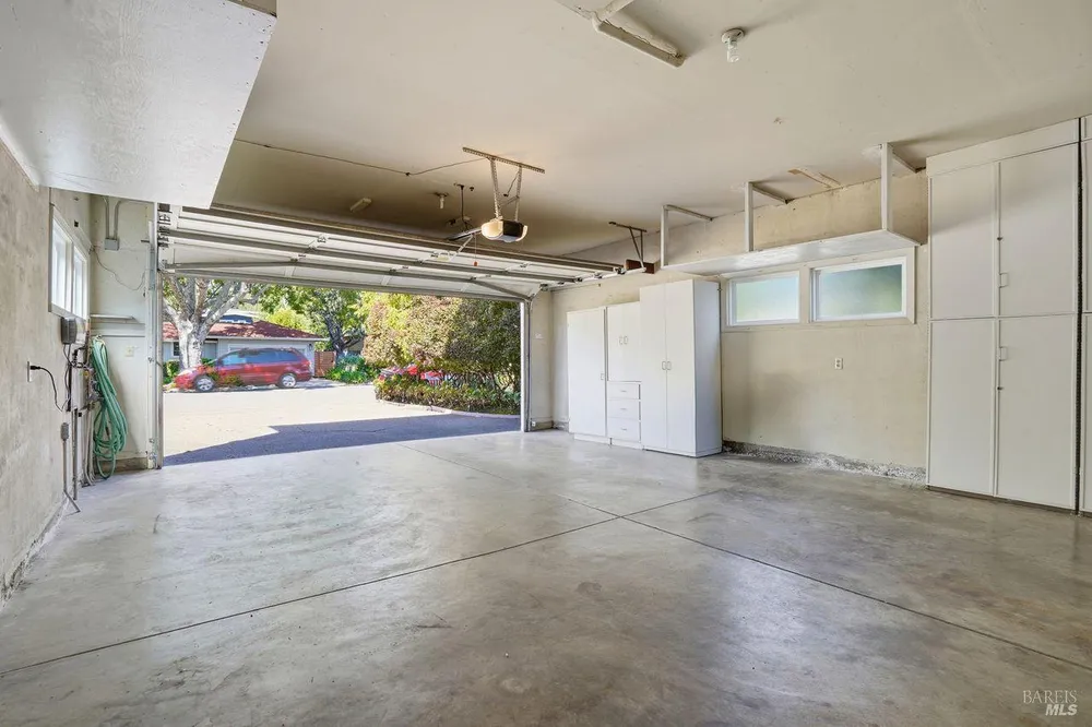 2 Via la Cumbre, Greenbrae, CA 94904