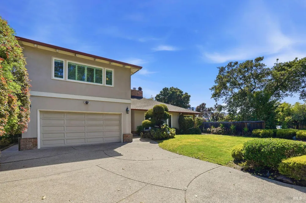 2 Via la Cumbre, Greenbrae, CA 94904