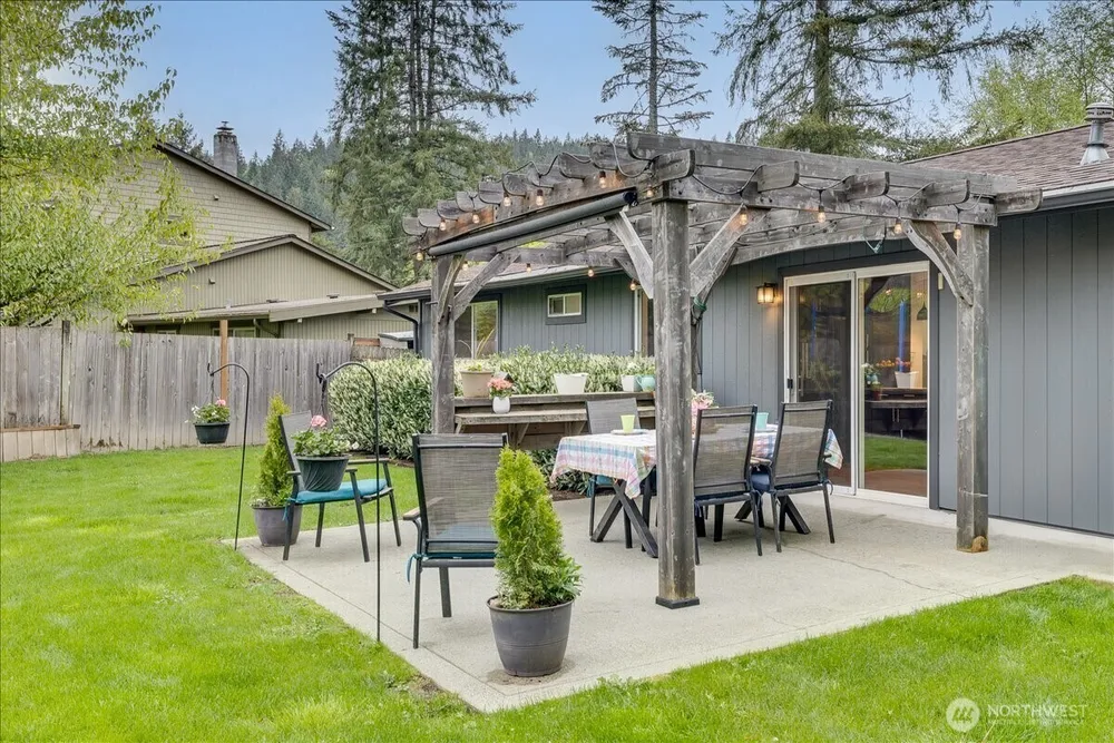 1109 Lewis Ln SE, Issaquah, WA 98027