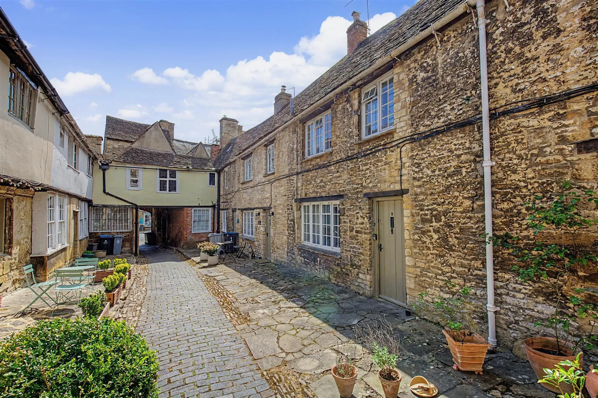 Property photo top 0