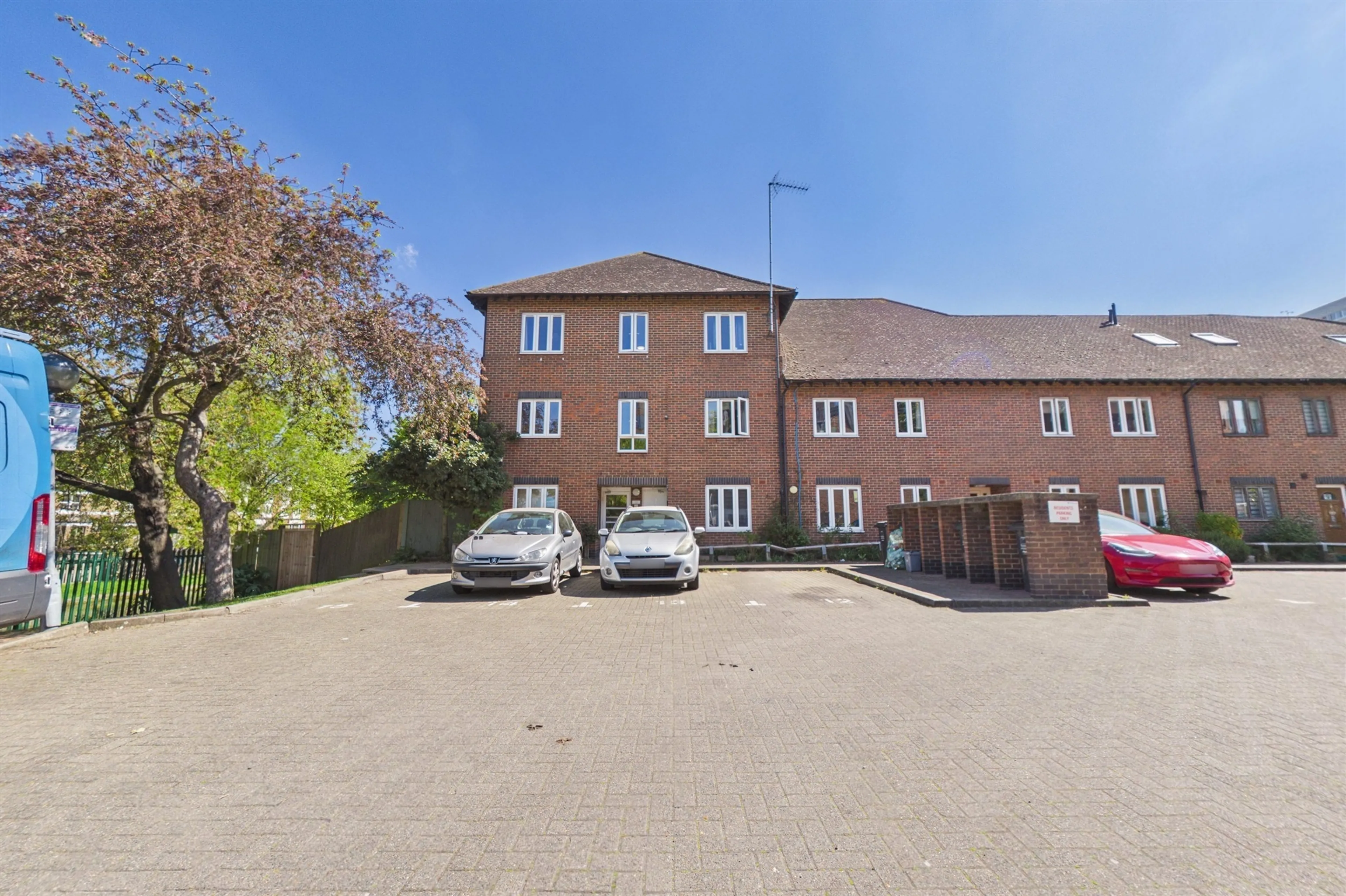 Property photo 0