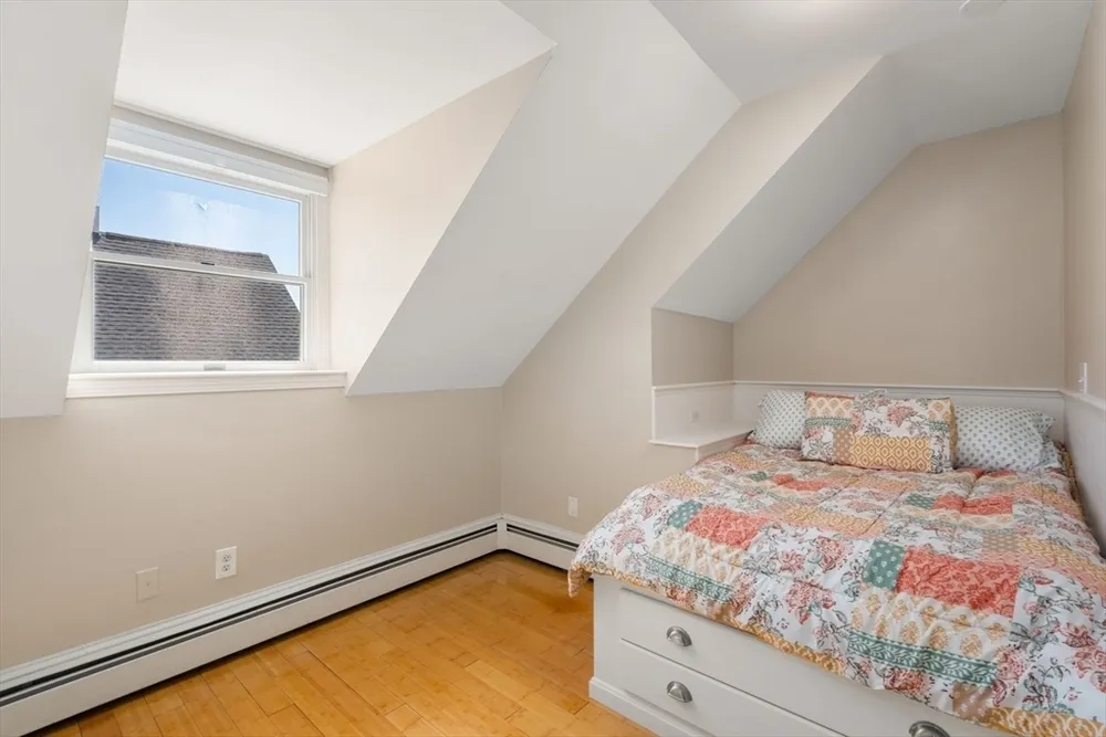 67 Lynnfield St, Lynn, MA 01904