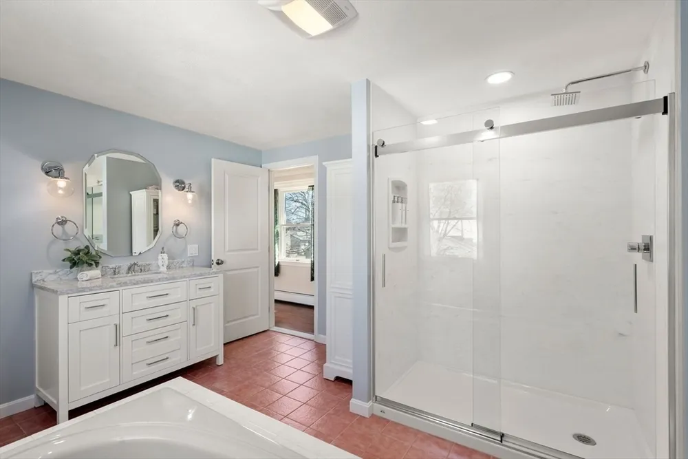 67 Lynnfield St, Lynn, MA 01904