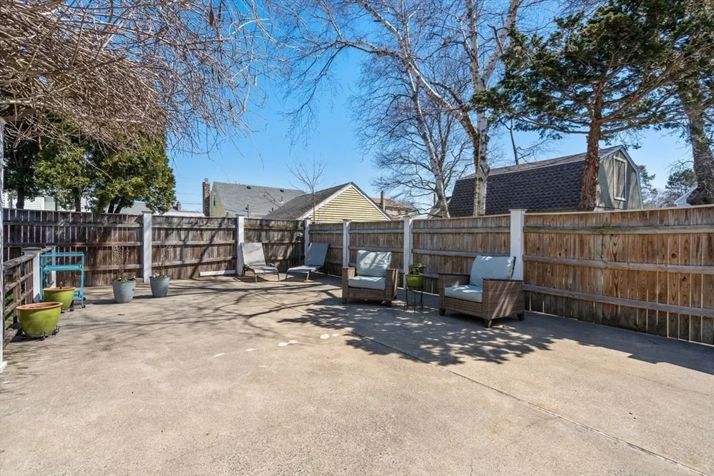 67 Lynnfield St, Lynn, MA 01904