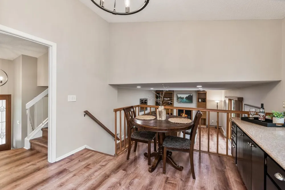 9515 Risewood Circle, Eden Prairie, MN 55347