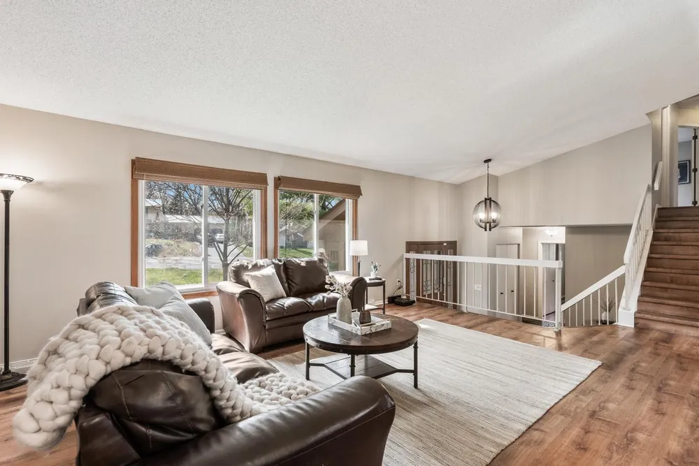 9515 Risewood Circle, Eden Prairie, MN 55347