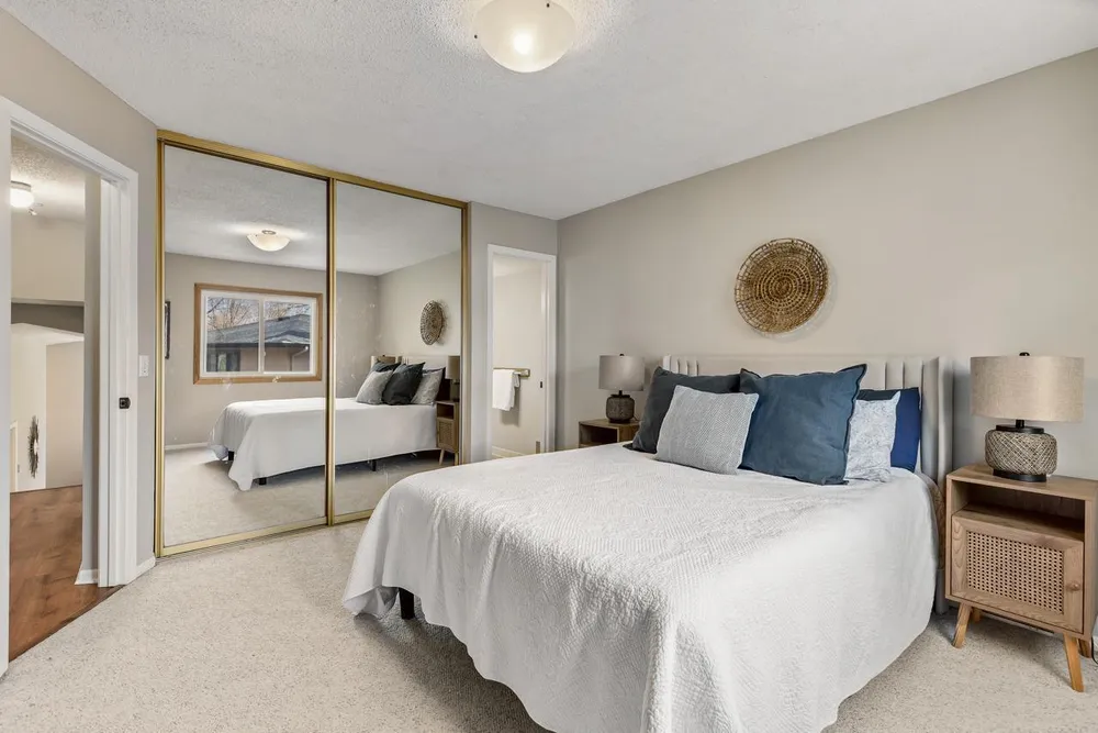 9515 Risewood Circle, Eden Prairie, MN 55347