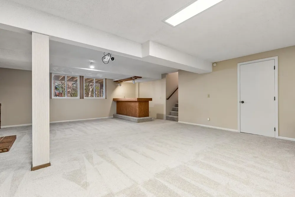 9515 Risewood Circle, Eden Prairie, MN 55347