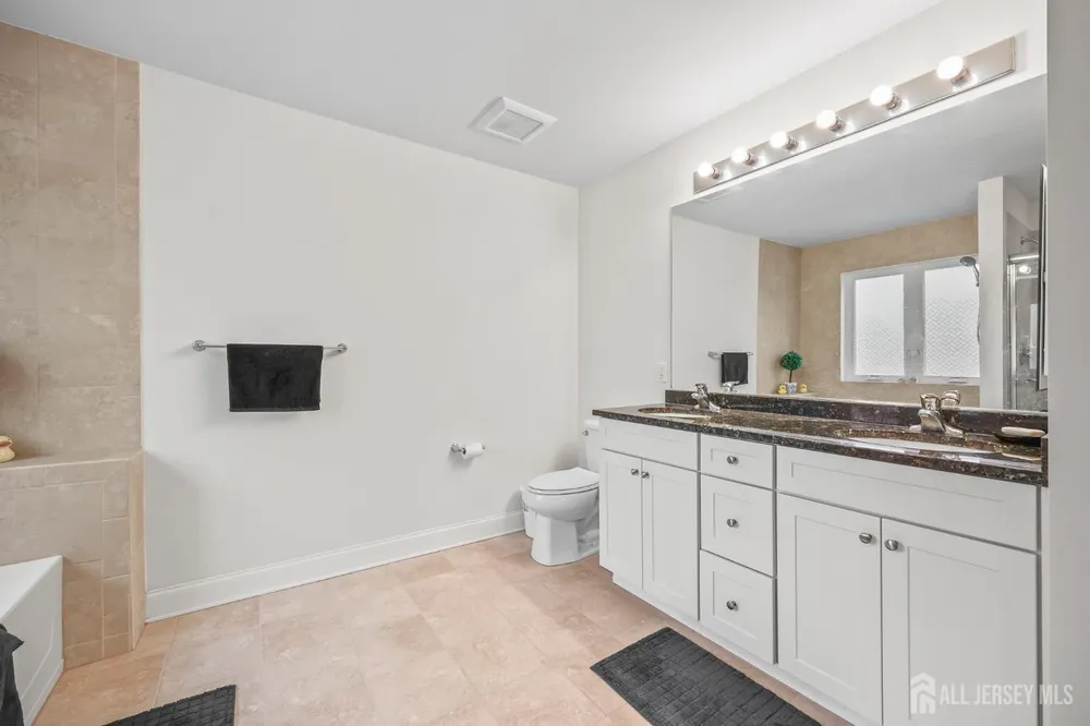 136 Southwood Dr, Old Bridge, NJ 08857