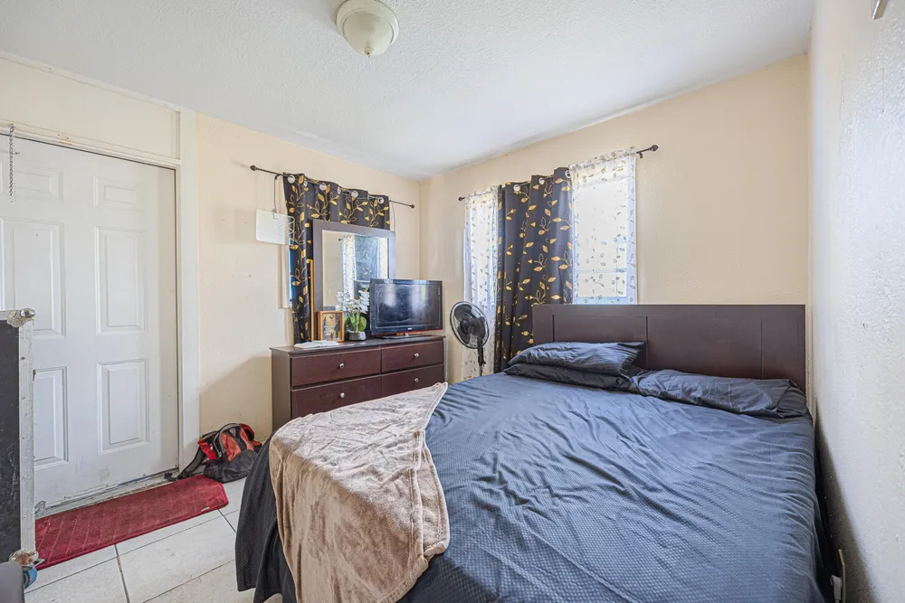 1125 NW 27th Ave, Fort Lauderdale, FL 33311