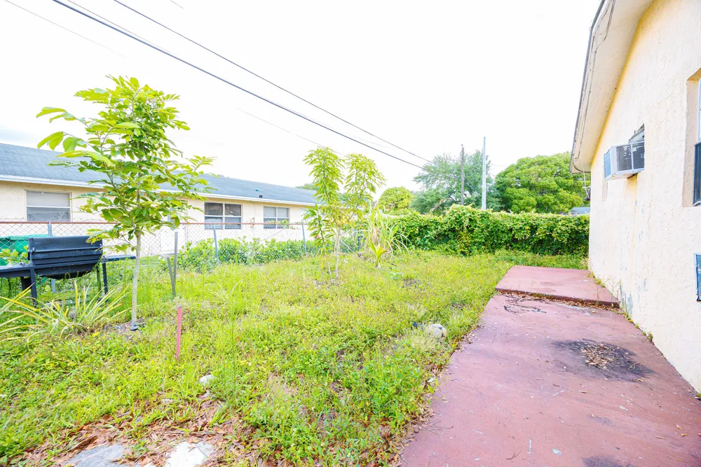 1125 NW 27th Ave, Fort Lauderdale, FL 33311