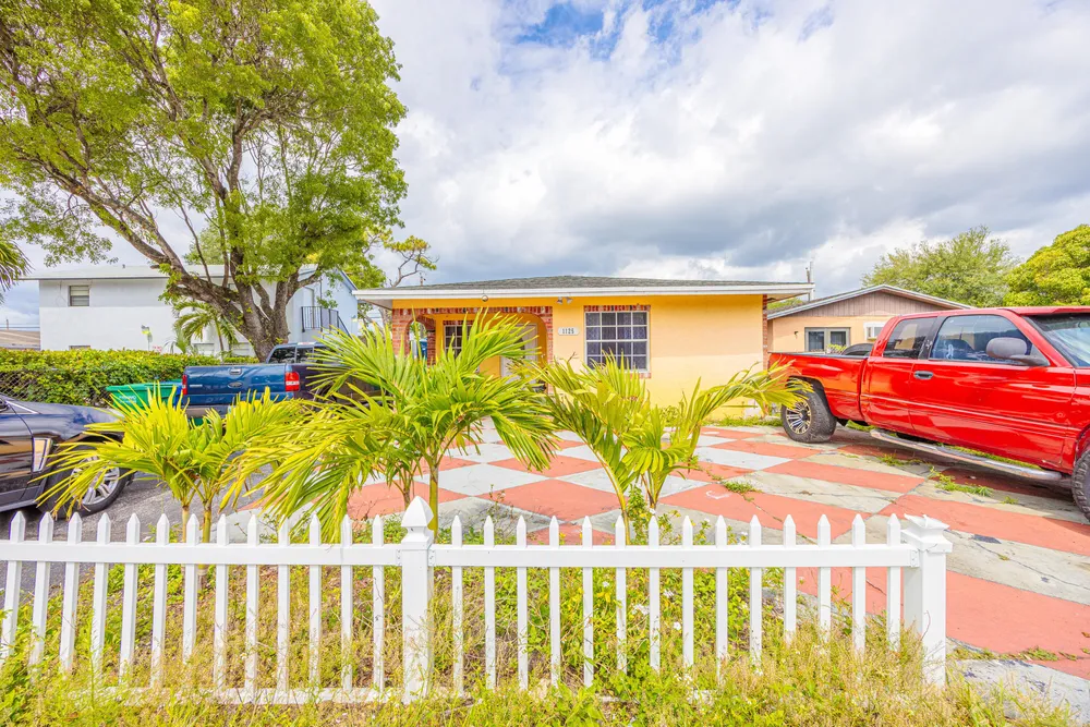 1125 NW 27th Ave, Fort Lauderdale, FL 33311