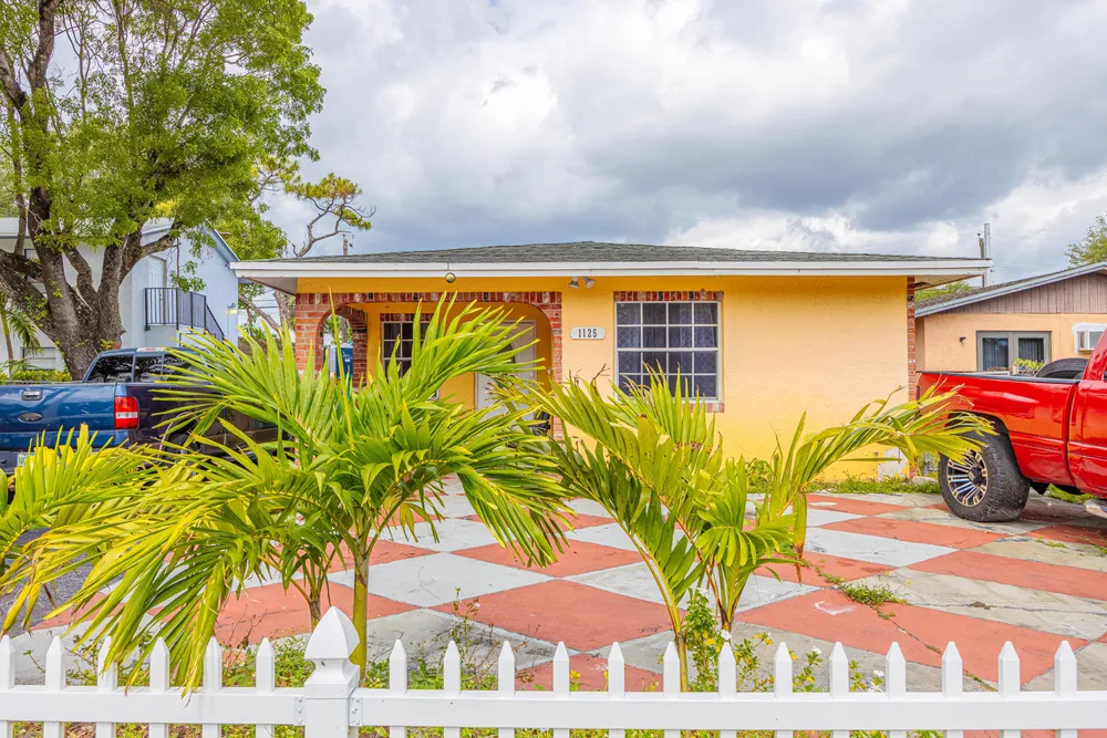 1125 NW 27th Ave, Fort Lauderdale, FL 33311