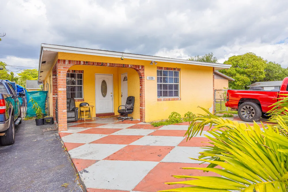 1125 NW 27th Ave, Fort Lauderdale, FL 33311
