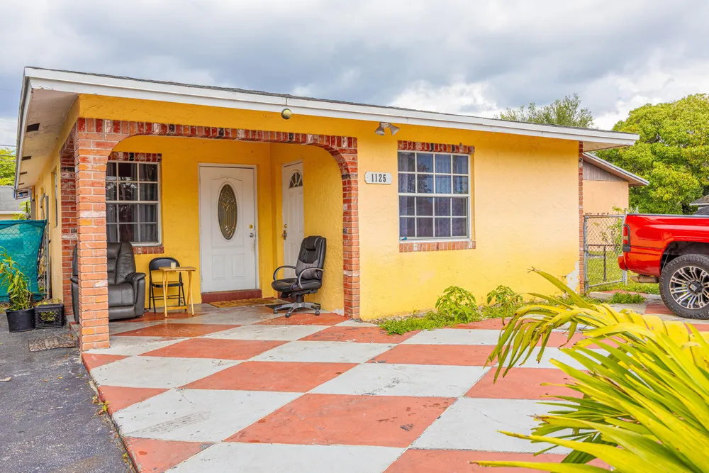 1125 NW 27th Ave, Fort Lauderdale, FL 33311