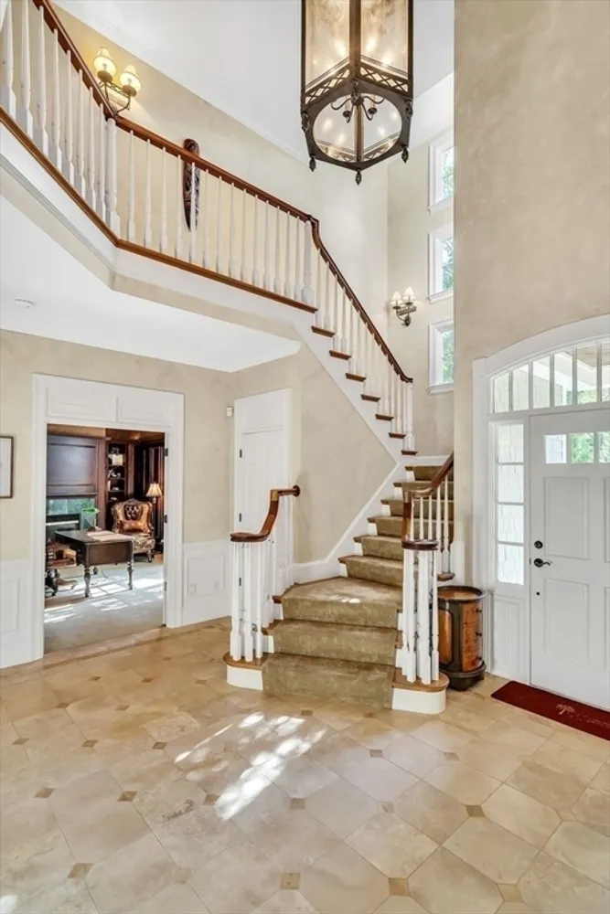 2 Stonegate Ln, Dover, MA 02030