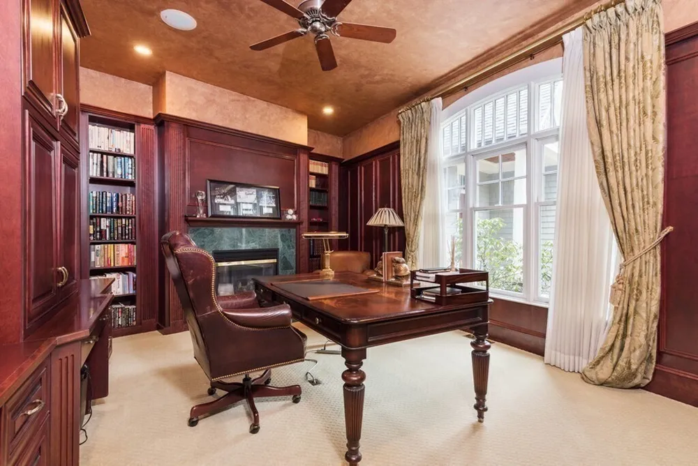 2 Stonegate Ln, Dover, MA 02030