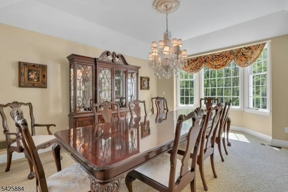 15 Fieldstone Ct, East Hanover, NJ 07936-3565
