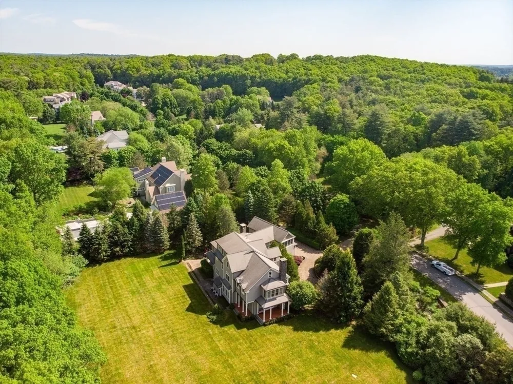 2 Stonegate Ln, Dover, MA 02030