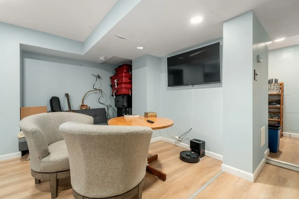 343 Harvard St, Cambridge, MA 02139