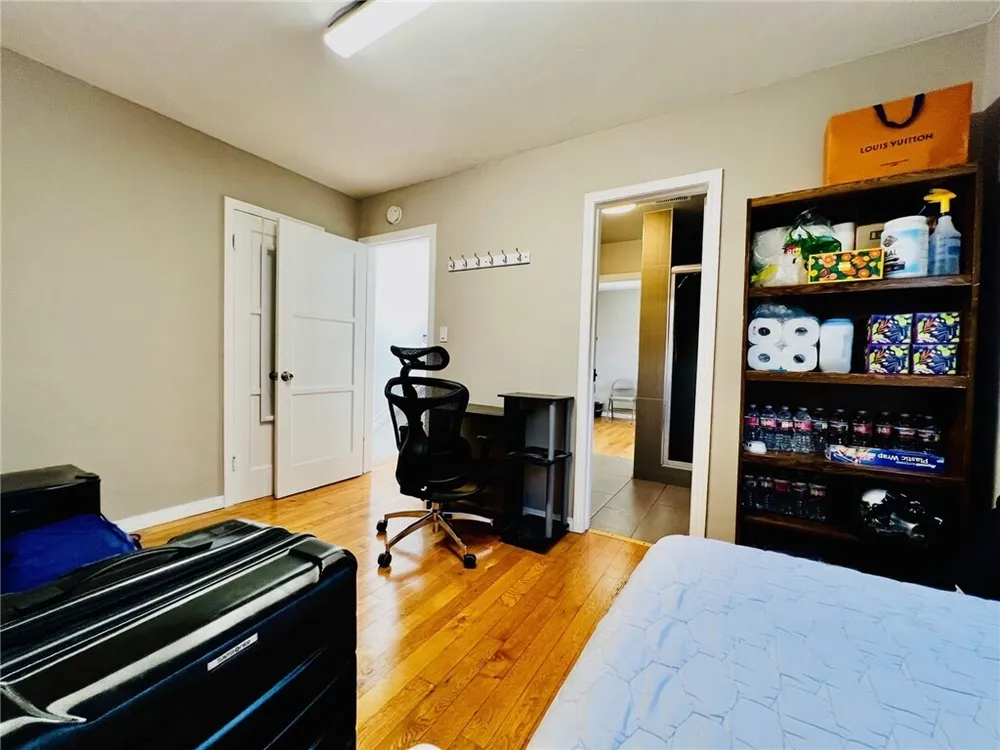 915 W 21st St, South Los Angeles, CA 90007