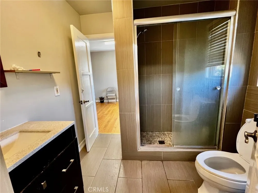 915 W 21st St, South Los Angeles, CA 90007