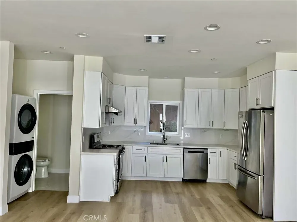 915 W 21st St, South Los Angeles, CA 90007